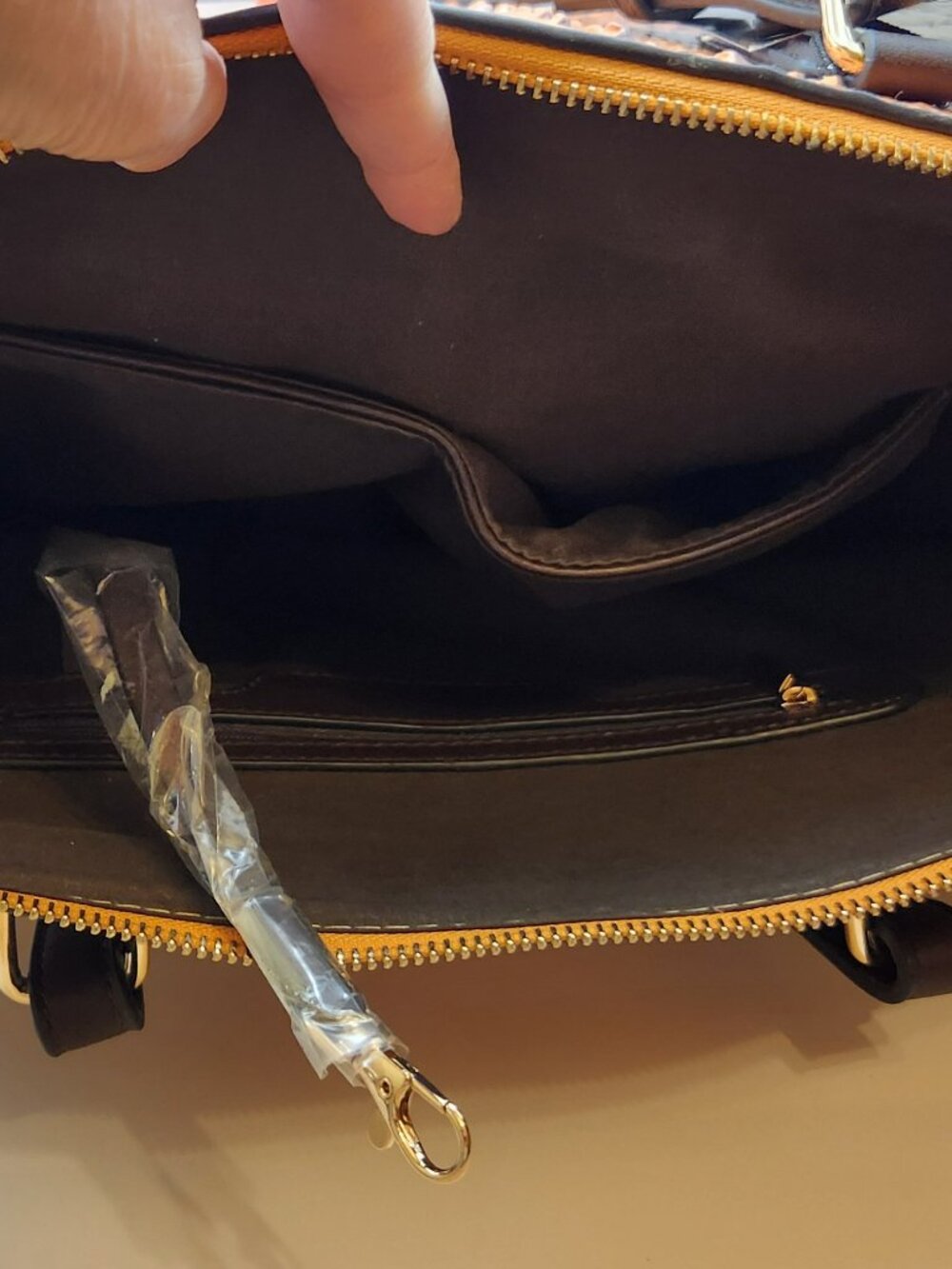Diophy shoulder bag Vegan Leather warm brown olive green NWT - Picture 6 of 6
